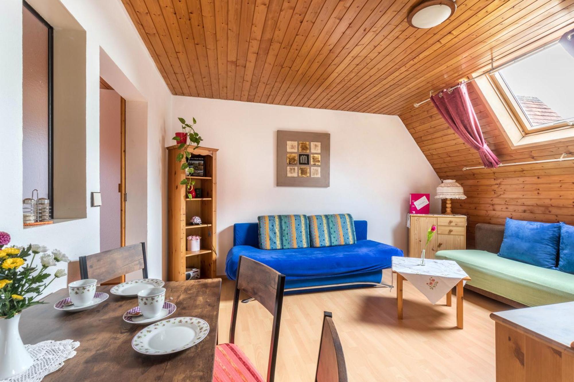 Apartmenthaus Ferienwohnungen Sila Weinstadt Exteriör bild