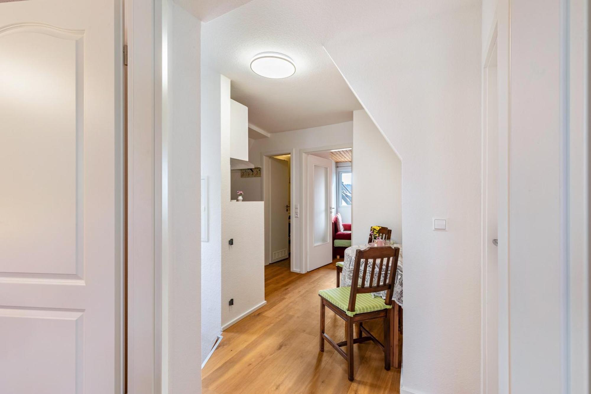 Apartmenthaus Ferienwohnungen Sila Weinstadt Exteriör bild