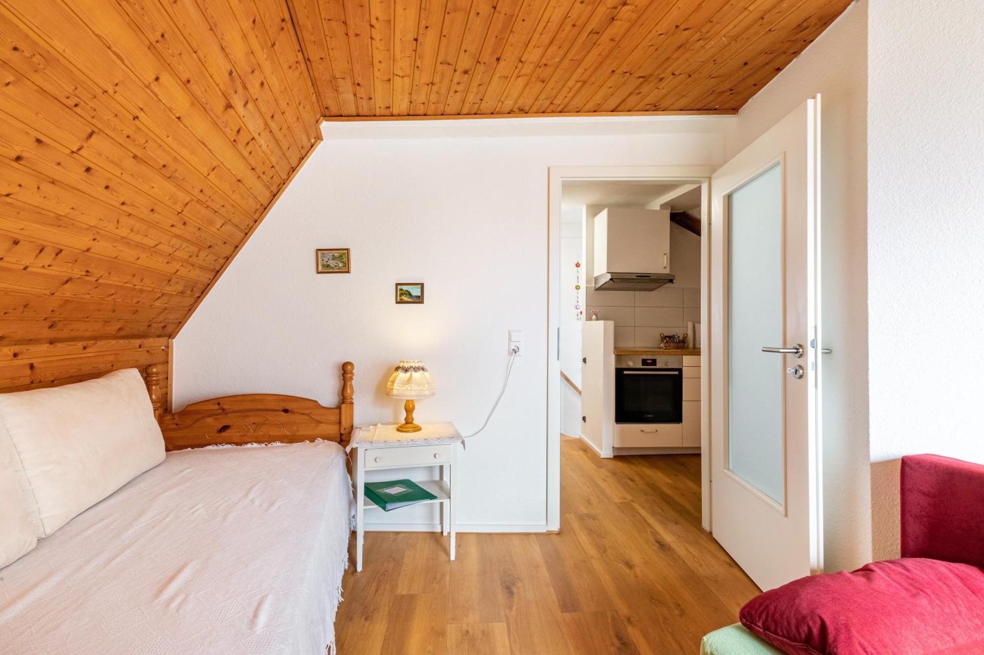 Apartmenthaus Ferienwohnungen Sila Weinstadt Exteriör bild