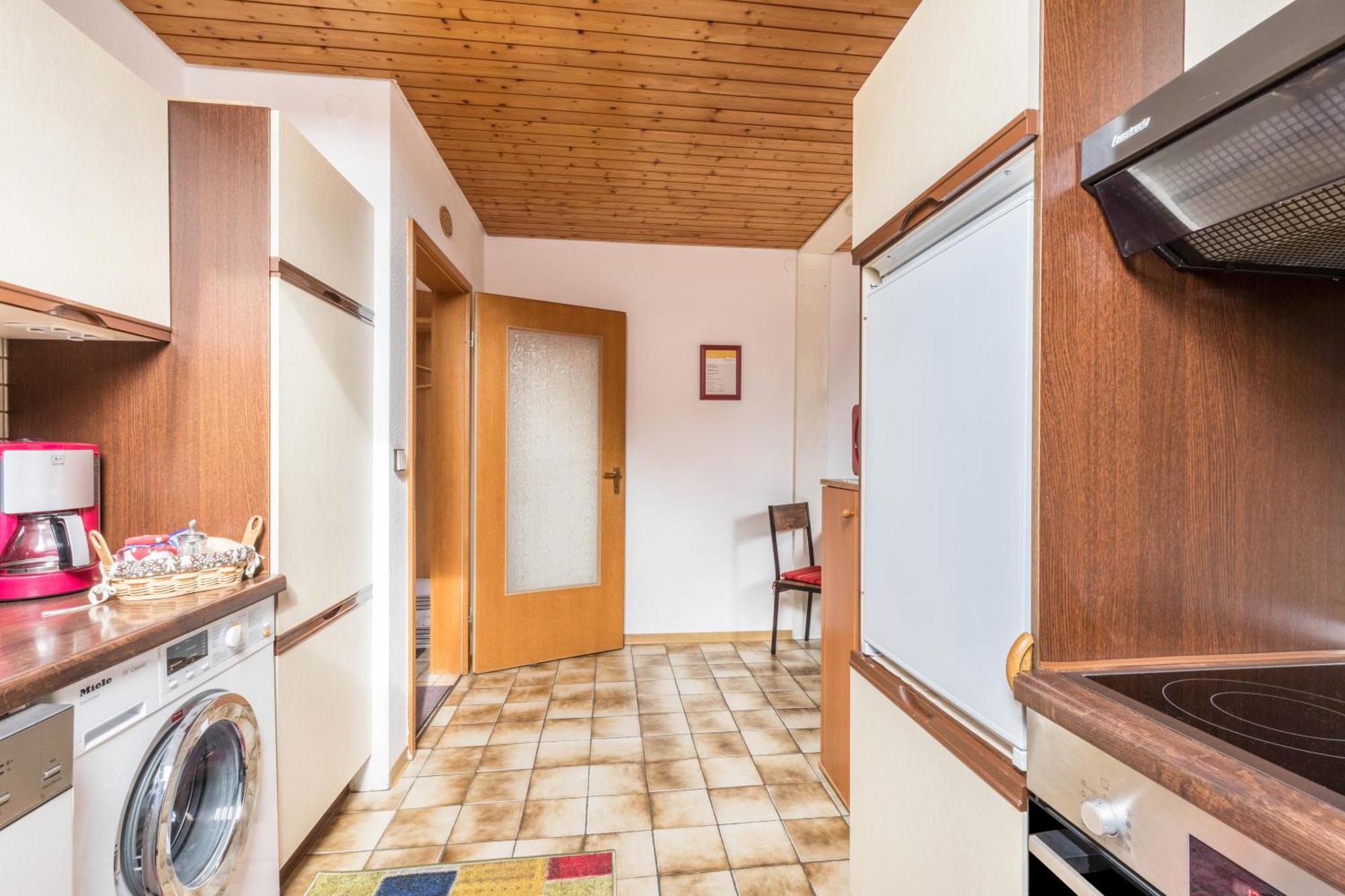 Apartmenthaus Ferienwohnungen Sila Weinstadt Exteriör bild