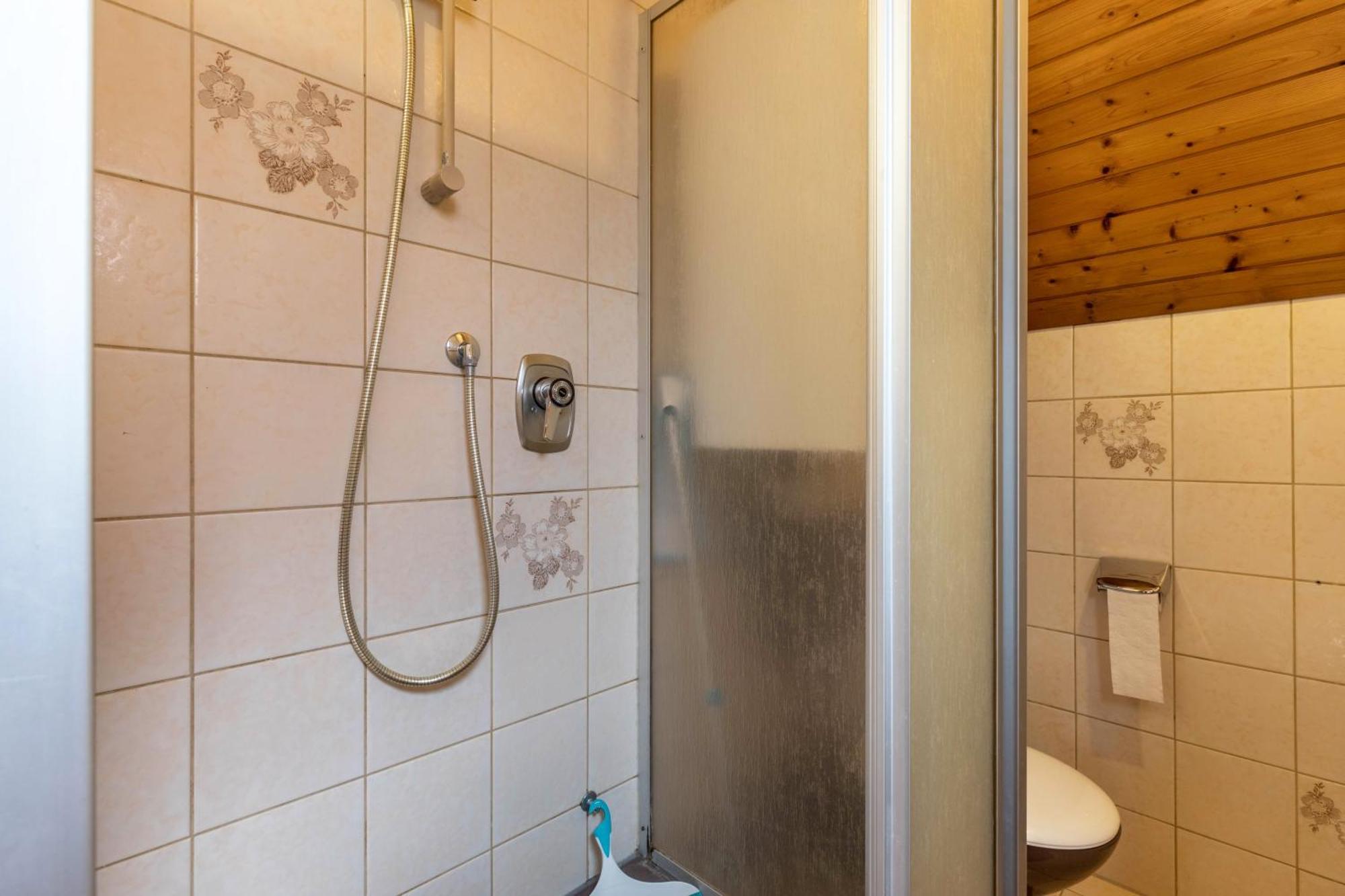 Apartmenthaus Ferienwohnungen Sila Weinstadt Exteriör bild