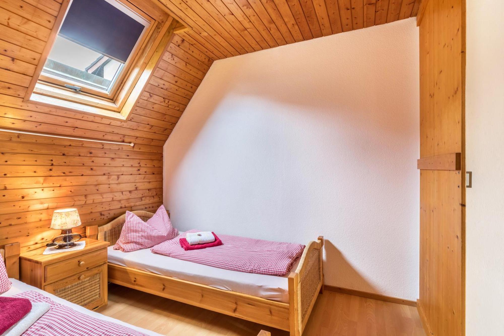 Apartmenthaus Ferienwohnungen Sila Weinstadt Exteriör bild