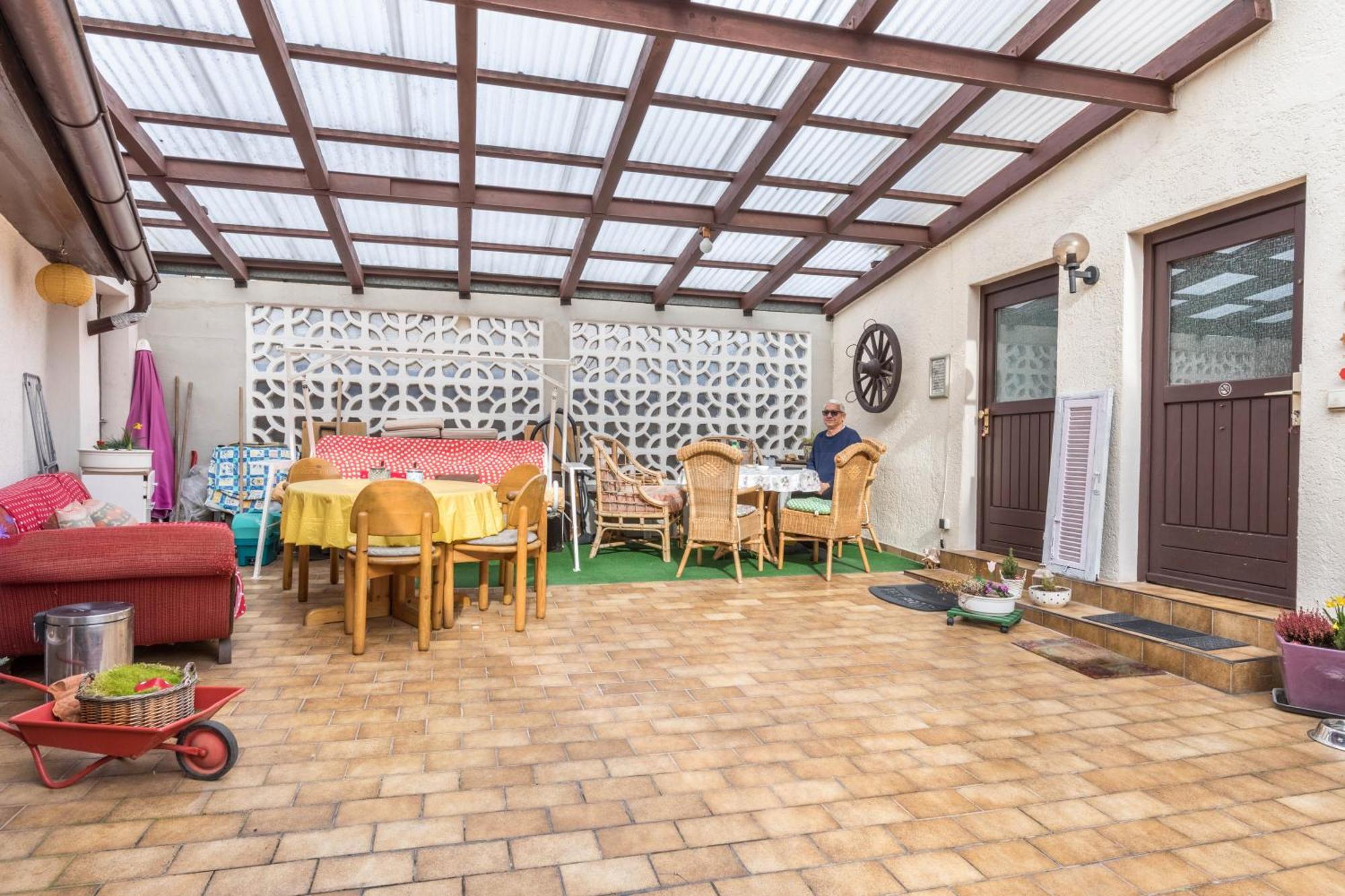 Apartmenthaus Ferienwohnungen Sila Weinstadt Exteriör bild
