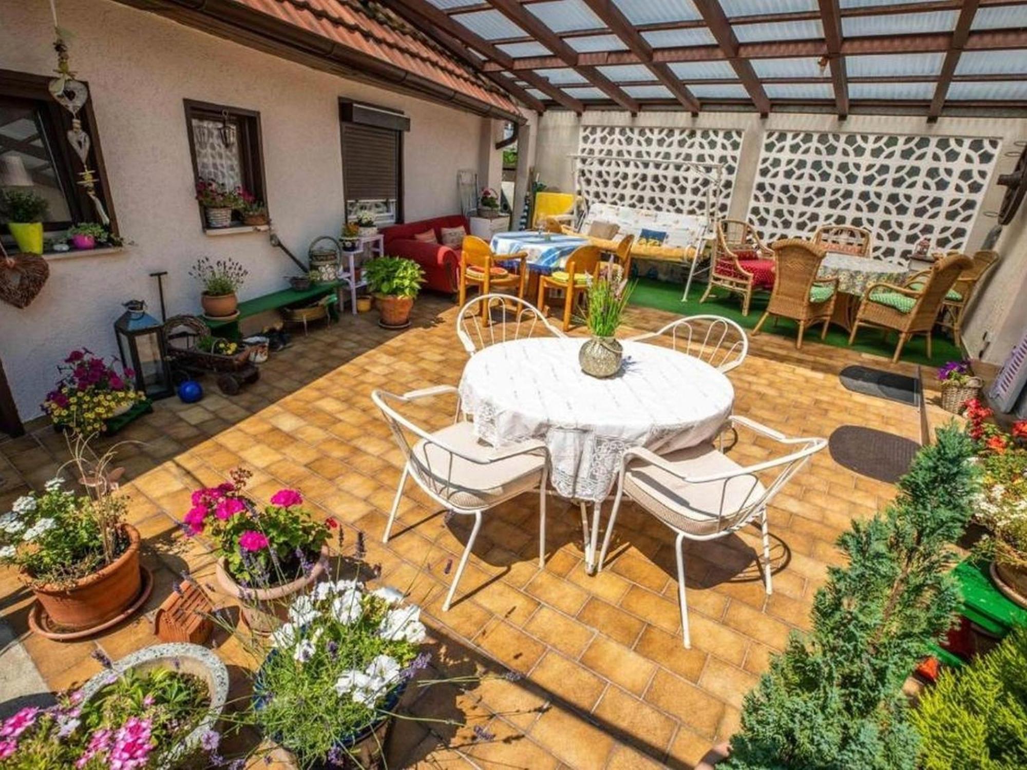 Apartmenthaus Ferienwohnungen Sila Weinstadt Exteriör bild